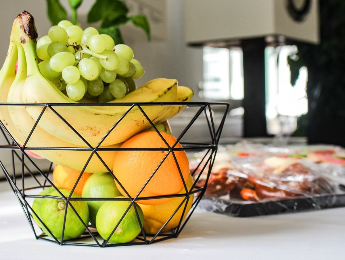 Frisch aufgetischt: Obst und Fingerfood am Buffet